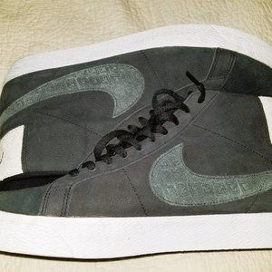 Nike SB Zoom Blazer Mid QS